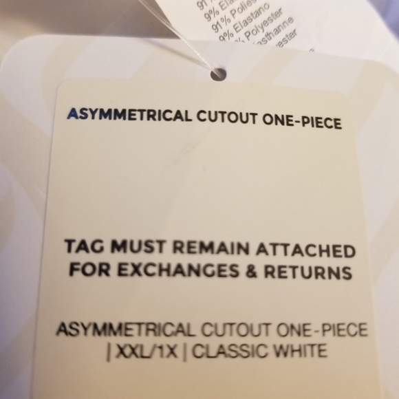 New Fabletics White One Piece Swimsuit 1X - Picture 7 of 7